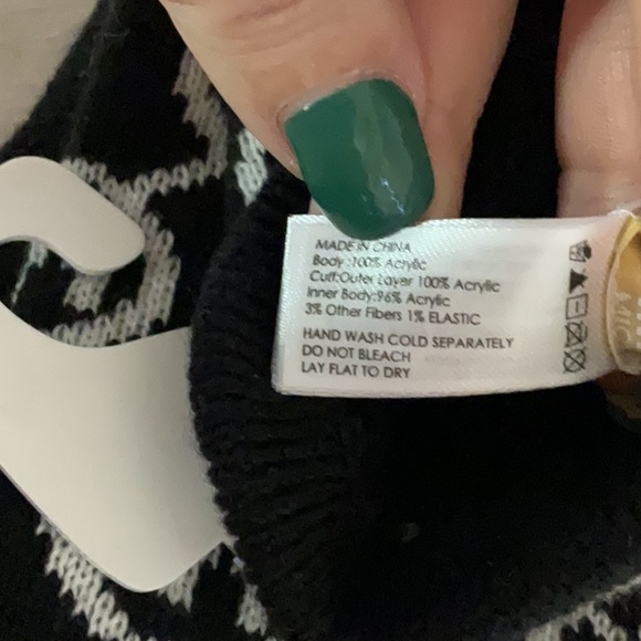 MICHAEL Michael Kors Knit Logo Gloves, One Size, Black/White, NWT - Picture 4 of 4